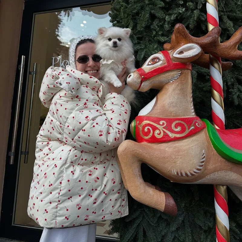 Veste Hivernale à Capuche Imprimé Cerise – Chaude, Ceinturée et Décontractée