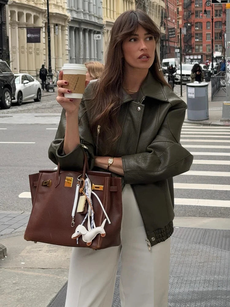 Veste Femme en Simili Cuir Vert Armée – Col Montant, Zippée, Coupe Loose - Vestico