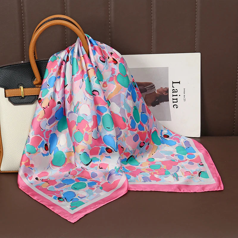 Foulard Carré Satiné Femme – Imprimé Floral, Élégant & Multifonction - Vestico