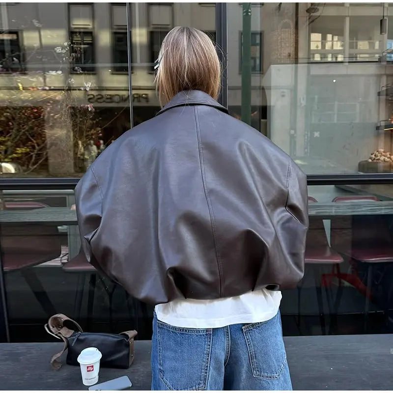 Veste Femme Cuir Court à Col Montant – Zippée & Ceinturée – Automne 2025 - Vestico